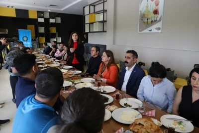 Eş Başkanlar, K&uuml;rt Gazeteciler G&uuml;n&uuml; programına katıldı