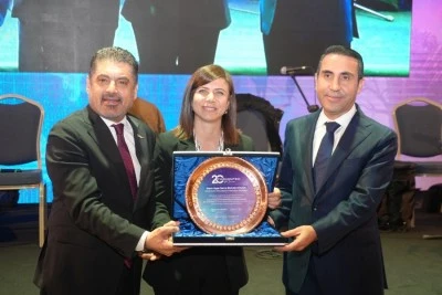 Eş Başkanlar T&Uuml;RKONFED&rsquo;in gala yemeğine katıldı