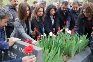 Eş Başkanlar, Vedat Aydın'ın mezarını ziyaret etti