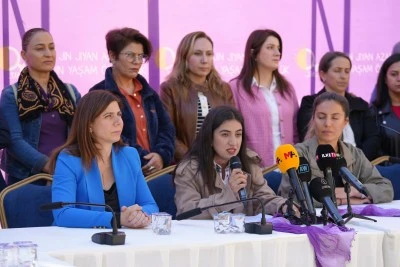 Eşbaşkan Bucak, 25 Kasım a&ccedil;ıklamasına katıldı