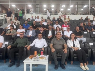 Eşbaşkan Bucak, Amedspor-Erzurumspor ma&ccedil;ını izledi