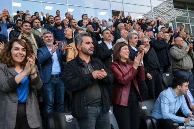 Eşbaşkan Bucak Amedspor ma&ccedil;ını stadyumda izledi