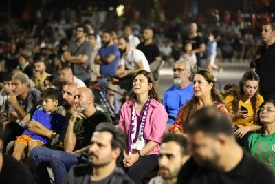 Eşbaşkan Bucak, Amedspor ma&ccedil;ını taraftarlar ile dev ekranda izledi