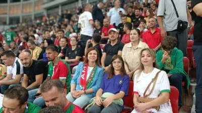 Eşbaşkan Bucak, Amedspor-Sarıyer ma&ccedil;ını taraftar ile birlikte izledi