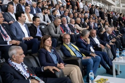 Eşbaşkan Bucak, Diyarbakır&rsquo;daki Play-Off Finalini izledi
