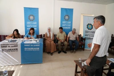 Eşbaşkan Bucak, Eğil&rsquo;de muhtarlarla bir araya geldi