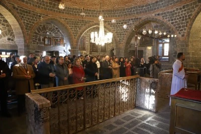 Eşbaşkan Bucak, Noel ayinine katıldı