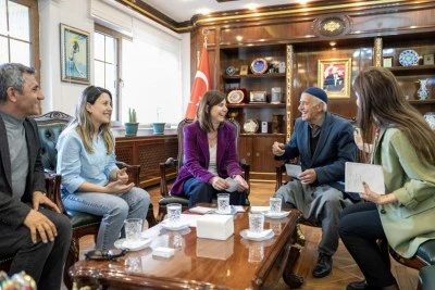 Eşbaşkan Bucak yurttaşları dinledi