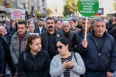 Eşbaşkan Hatun, D&uuml;nya Anadil G&uuml;n&uuml; y&uuml;r&uuml;y&uuml;ş&uuml;ne katıldı