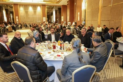 Eşbaşkan Hatun, tekstil sekt&ouml;r&uuml; temsilcileriyle iftarda buluştu