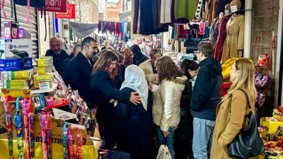 Eşbaşkanlar, Aşef&ccedil;iler &Ccedil;arşısı esnafını ziyaret etti