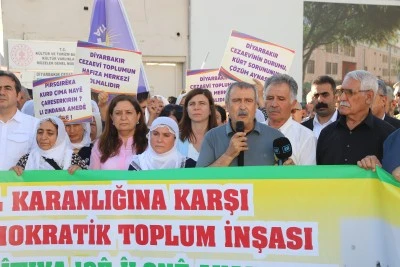 Eşbaşkanlar, Cezaevi &Ouml;n&uuml;nde A&ccedil;ıklamaya Katıldı
