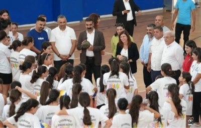 Eşbaşkanlar, Yaz Spor Okulları&rsquo;nda &ccedil;ocuklarla buluştu
