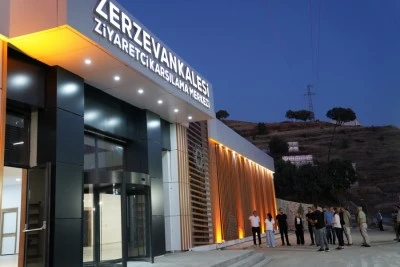 Eşbaşkanlar, Zerzevan Kalesi Ziyaret&ccedil;i Karşılama Merkezi&rsquo;ni inceledi