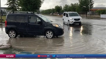 Eskişehir'de sağanak ulaşımı aksattı