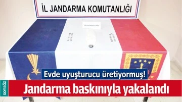 EVDE UYUŞTURUCU &Uuml;RETİYORMUŞ!