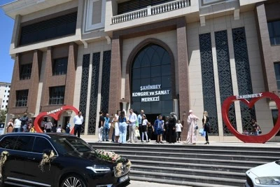 Evlenecek &ccedil;iftlere d&uuml;ğ&uuml;n salonu desteği