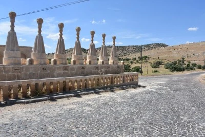 Ezidiler yıllar sonra d&ouml;nd&uuml;kleri Mağara k&ouml;y&uuml;nde konforlu bir yaşama kavuştu