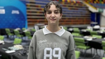 Fatma Zehra Oflaz Satrançta Birincilik Elde Etti