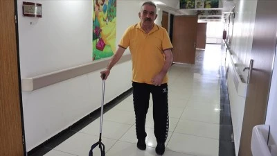 Fel&ccedil;li hasta sedyeyle geldiği hastaneden y&uuml;r&uuml;yerek &ccedil;ıktı