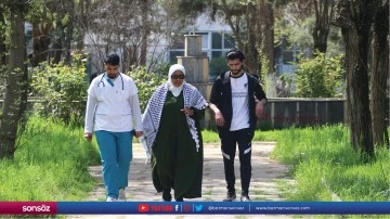 Filistinli öğrenciler bayrama ailelerinden uzakta buruk giriyor