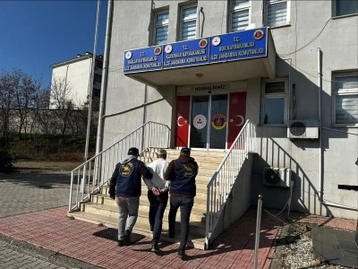 Firari h&uuml;k&uuml;ml&uuml; yakalandı