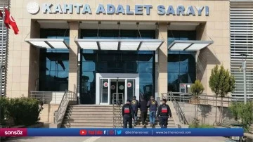Firari h&uuml;k&uuml;ml&uuml; yakalandı