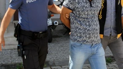 Firari h&uuml;k&uuml;ml&uuml; yakalandı