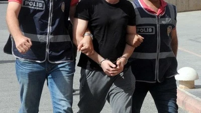 Firari h&uuml;k&uuml;ml&uuml; yakalandı