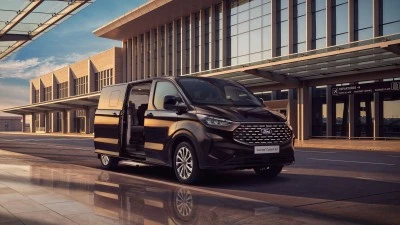 Ford Tourneo Custom'ın yeni 9+1 se&ccedil;eneği m&uuml;şterilerle buluşacak