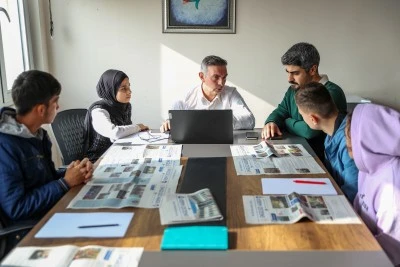 Gazeteciliğe merak salan &ouml;zel &ouml;ğrenciler okul gazetesi &ccedil;ıkarıyor