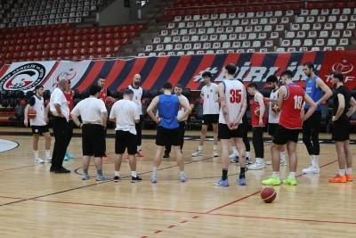 Gaziantep Basketbol'da hedef yeniden liderlik koltuğuna oturmak