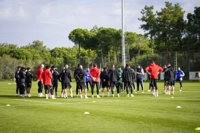 Gaziantep FK, devre arası kamp &ccedil;alışmalarını Antalya'da s&uuml;rd&uuml;rd&uuml;
