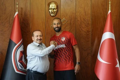 Gaziantep FK, Nazım Sangare'yi renklerine bağladı