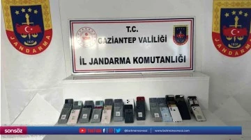 Gaziantep'te 51 ka&ccedil;ak cep telefonu ele ge&ccedil;irildi