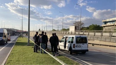 Gaziantep'te ata &ccedil;arpan otomobildeki 2 polis yaralandı