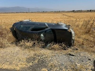 Gaziantep'te devrilen otomobildeki 4 kişi yaralandı