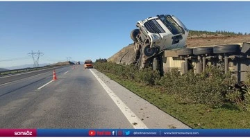 Gaziantep'te devrilen tırın s&uuml;r&uuml;c&uuml;s&uuml; yaralandı