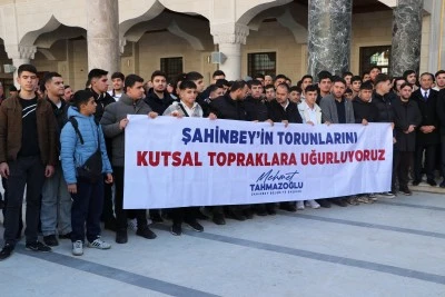 Gaziantep'te kitap okuma yarışmasını kazanan 1286 &ouml;ğrenci umreye g&ouml;nderildi