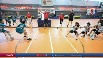 Gaziantep'te Minikler Hentbol Festivali d&uuml;zenlendi