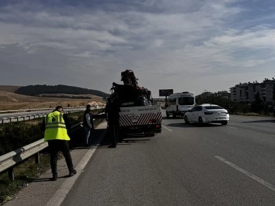 Gaziantep'te orta ref&uuml;je &ccedil;arpan ara&ccedil;taki 1 kişi &ouml;ld&uuml;, 4 kişi yaralandı