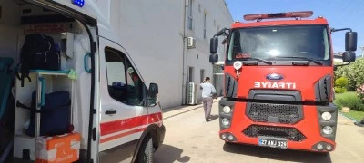 Gaziantep'te pamuk fabrikasında &ccedil;ıkan yangında 2 iş&ccedil;i dumandan etkilendi