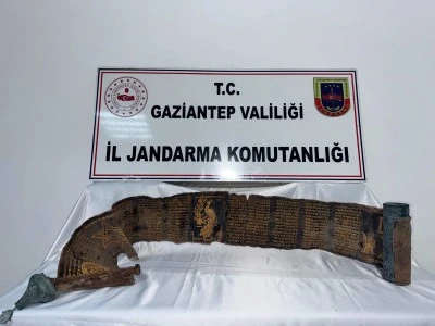Gaziantep'te piton derisine işlenmiş İbranice altın yazma kitap ele ge&ccedil;irildi