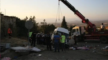Gaziantep'te seyir halindeki kamyon 3 araca çarptı
