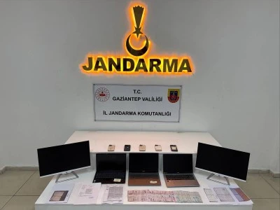 Gaziantep'te su&ccedil; &ouml;rg&uuml;t&uuml; operasyonunda 3 zanlı yakalandı