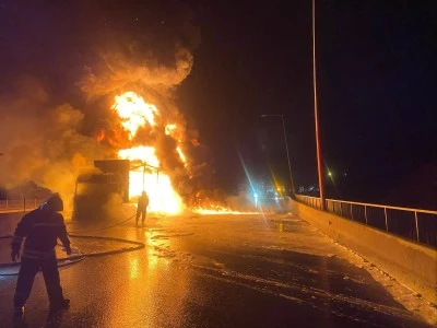 Gaziantep'te TAG Otoyolu'nda tır alev aldı