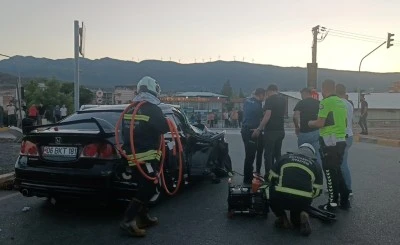 Gaziantep'te tırla otomobilin &ccedil;arpıştığı kazada 2 kişi yaralandı