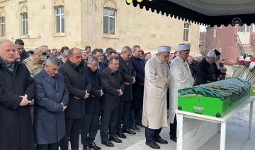 Gaziantep Valisi Davut G&uuml;l'&uuml;n annesi toprağa verildi
