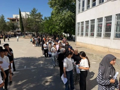 Gaziantep ve &ccedil;evre illerinde LGS kapsamındaki merkezi sınav başladı