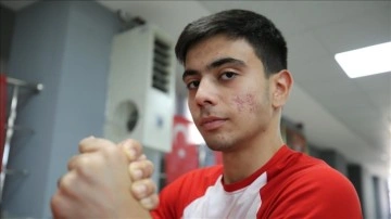 Gaziantepli Gen&ccedil; Bilek G&uuml;reş&ccedil;i Ahmet Efe Kendirci'nin Başarı Hikayesi